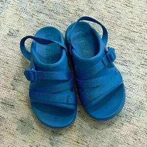 Kids Blue Chaco Chillos sandals